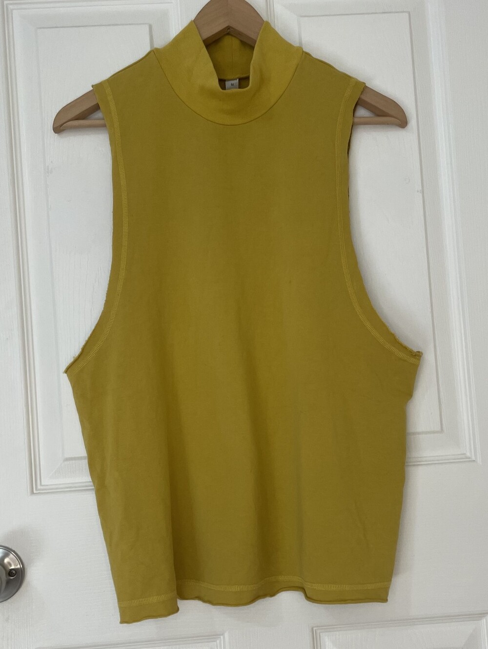 ALO Yoga Sleeveless Mock Neck Tank - Mustard Size M